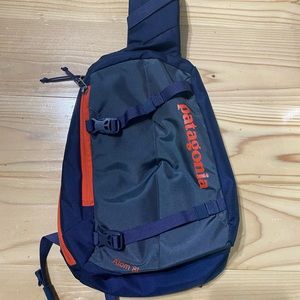 Patagonia 8L Atom Sling Pack